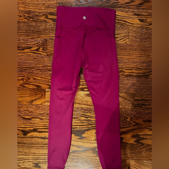 Athleta leggings with pockets size  XS.              Colour- Bordeaux like new - Picture 4 of 8